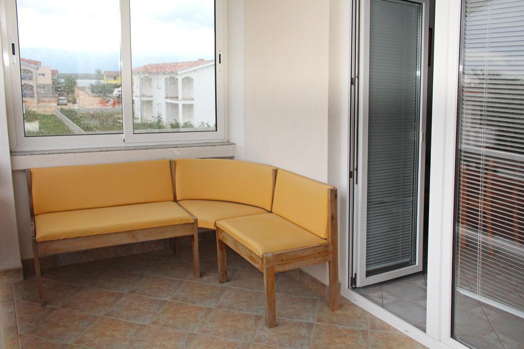 Apartments Beba Vir Exterior photo