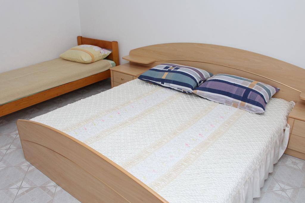 Apartments Beba Vir Room photo
