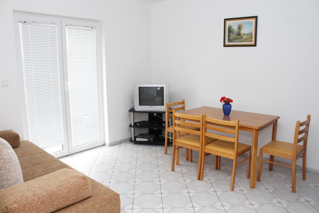 Apartments Beba Vir Room photo
