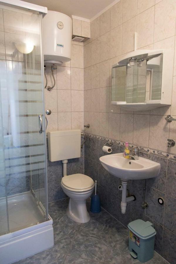 Apartments Beba Vir Exterior photo
