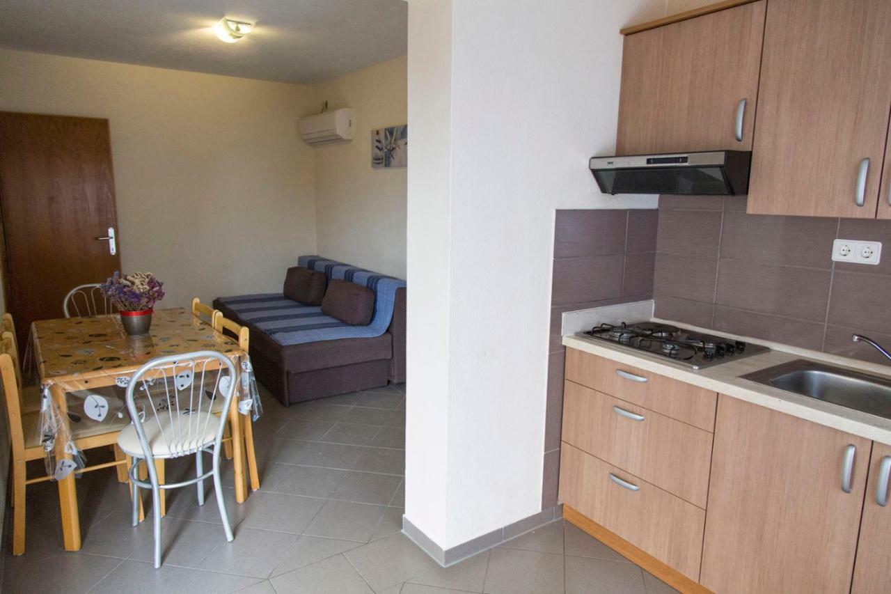 Apartments Beba Vir Exterior photo
