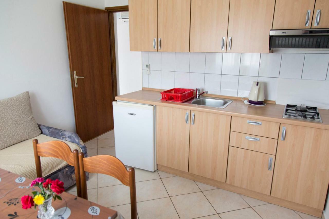 Apartments Beba Vir Exterior photo